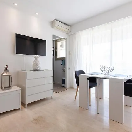 2 Min From The Beaches! In The Heart For Palm Beach Cannes